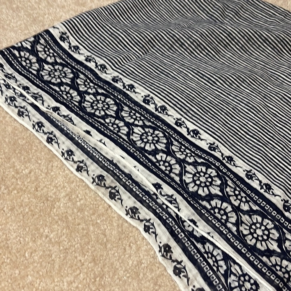 Loft (Tag removed) Blue and White Scarf - Picture 2 of 3